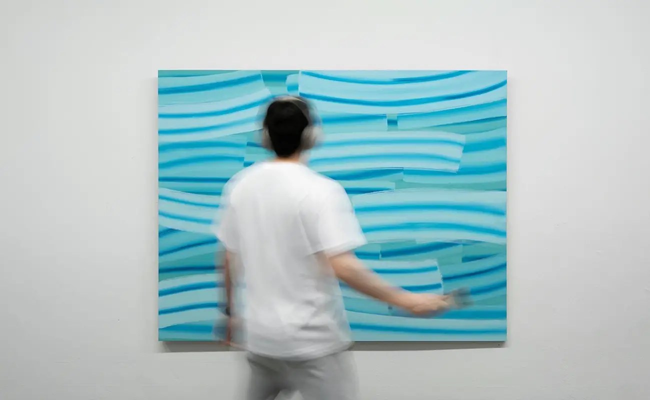 Geonwoo Lee: Art Shaped by Cracks, Wind, and Time