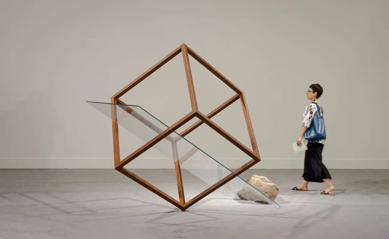 Túlio Pinto: Where Iron, Glass, and Sand Defy Collapse