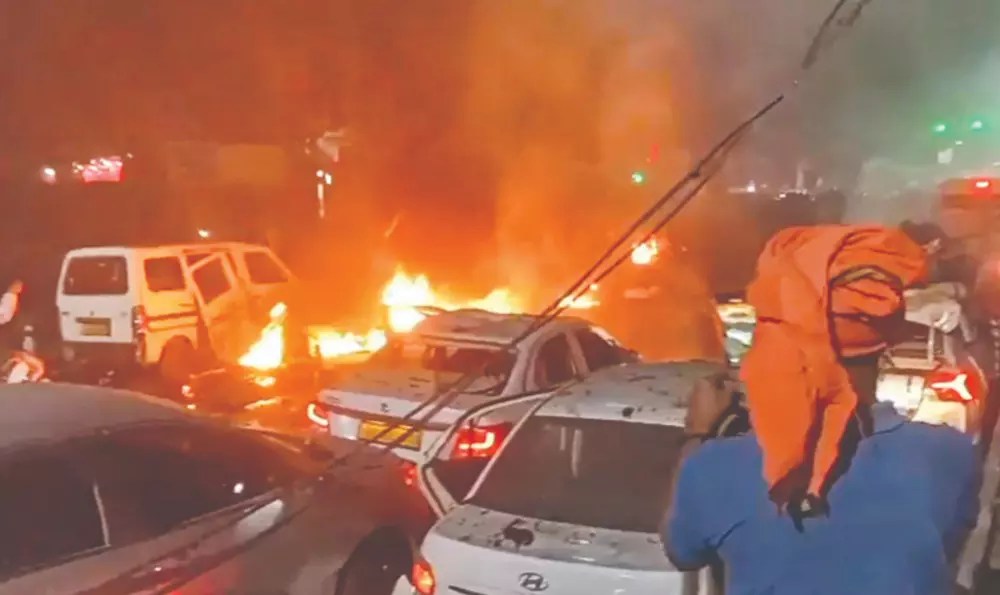 Smoke from car bomb explosion near Delhi Red Fort Metro Station Novembe 2025