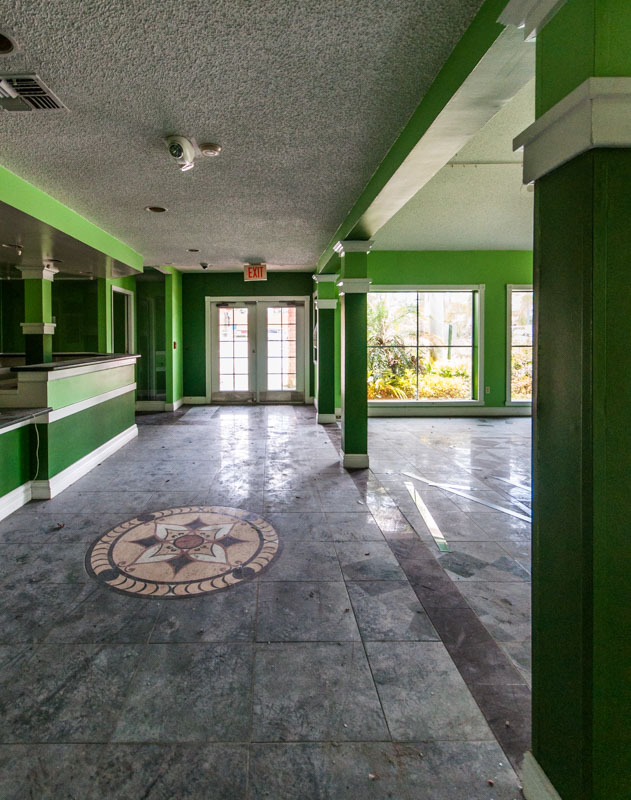 South Beach Orlando Luxury Suites | Photo © 2010 Bullet, www.abandonedfl.com