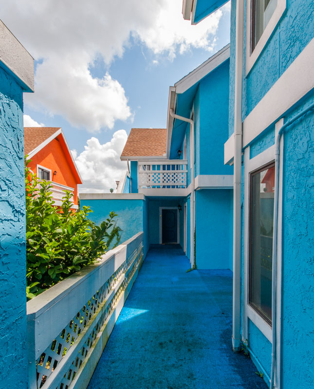 South Beach Orlando Luxury Suites | Photo © 2010 Bullet, www.abandonedfl.com