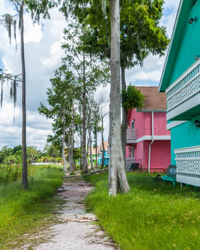 South Beach Orlando Luxury Suites | Photo © 2010 Bullet, www.abandonedfl.com