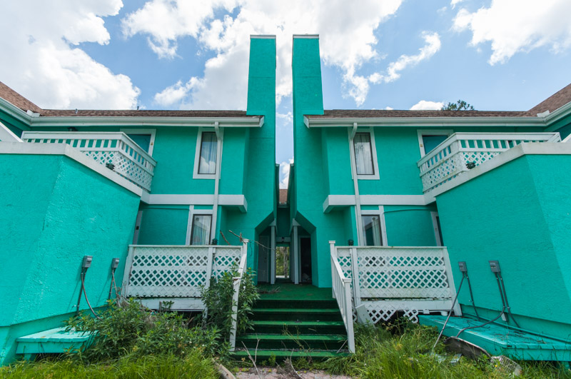 South Beach Orlando Luxury Suites | Photo © 2010 Bullet, www.abandonedfl.com