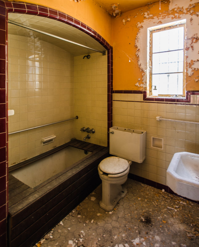 Malaga Restaurant | Photo © 2014 Bullet, www.abandonedfl.com