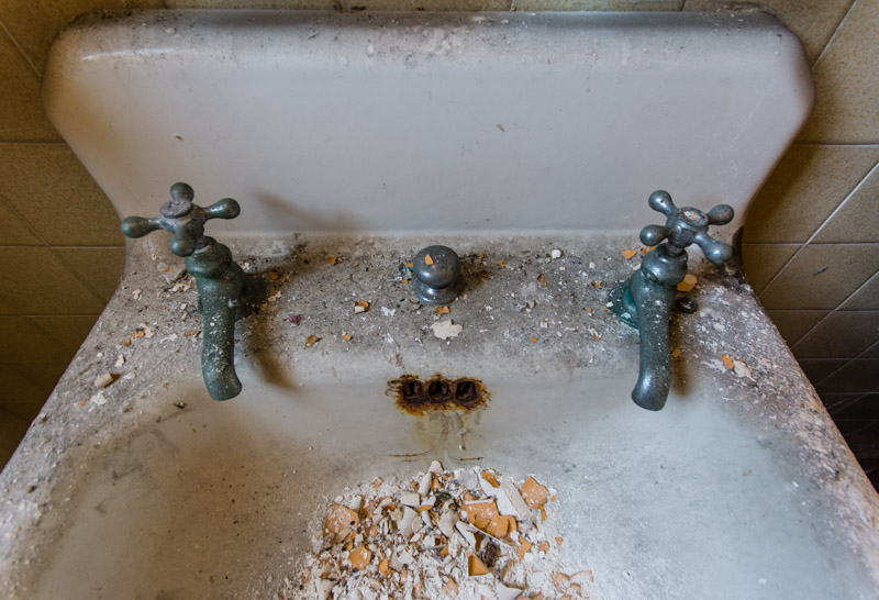 Malaga Restaurant | Photo © 2014 Bullet, www.abandonedfl.com