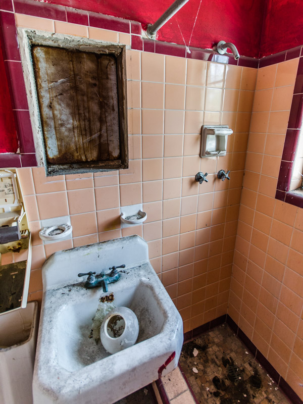 Malaga Restaurant | Photo © 2014 Bullet, www.abandonedfl.com