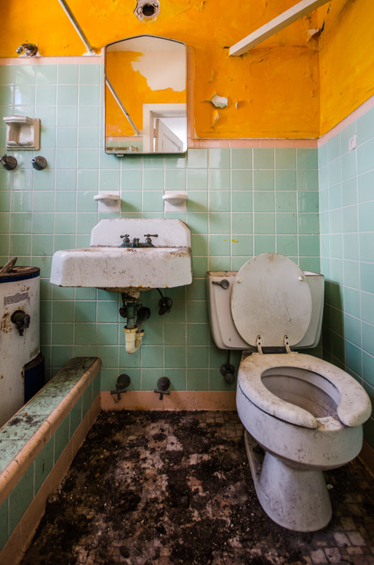 Malaga Restaurant | Photo © 2014 Bullet, www.abandonedfl.com