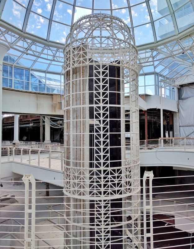 Plantation Fashion Mall | Photo by IG:@hyperspaced