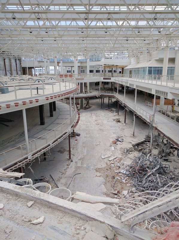 Plantation Fashion Mall | Photo by IG:@hyperspaced