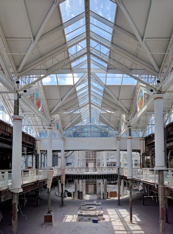 Plantation Fashion Mall | Photo by IG:@hyperspaced