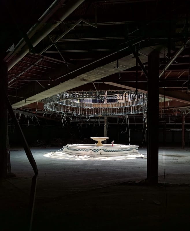 Plantation Fashion Mall | Photo by IG:@hyperspaced