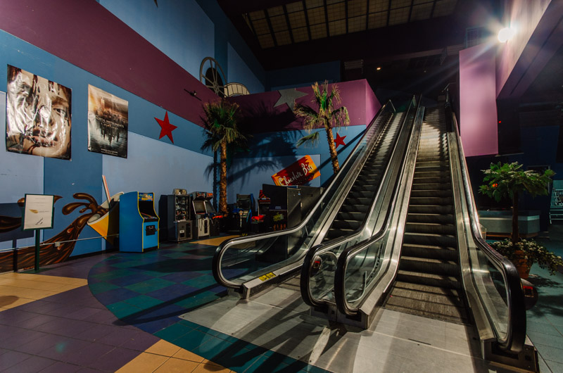 Sunrise Cinemas Las Olas | Photo © Bullet 2014, www.abandonedfl.com