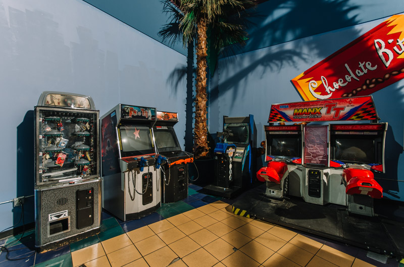 Sunrise Cinemas Las Olas | Photo © Bullet 2014, www.abandonedfl.com