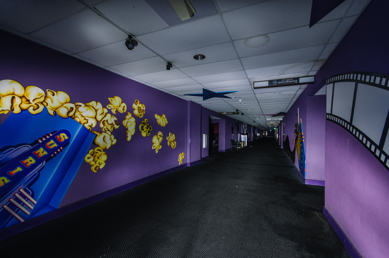 Sunrise Cinemas Las Olas | Photo © Bullet 2014, www.abandonedfl.com