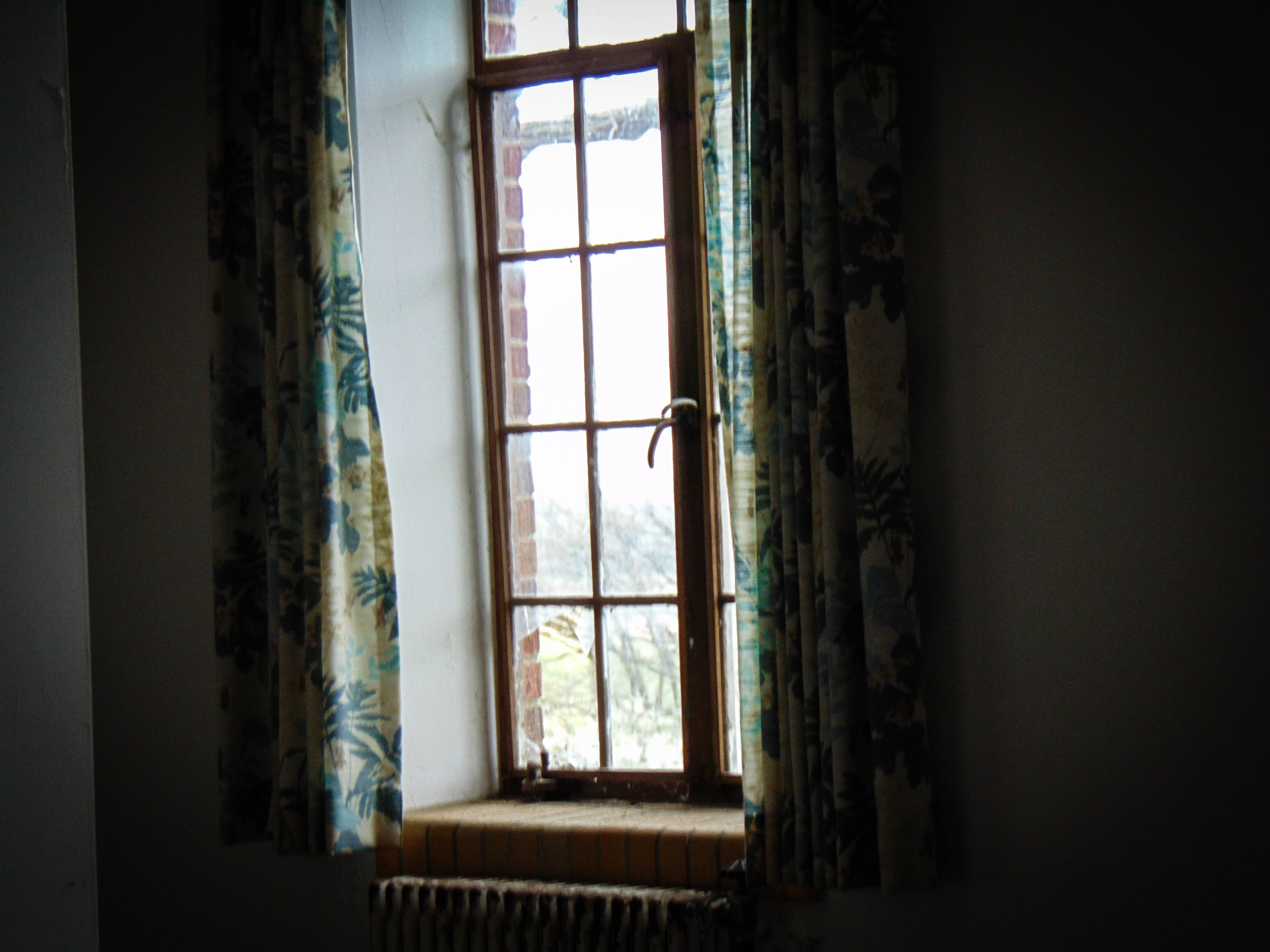 All buildings but one have been demolished. This was right before they were demolished.