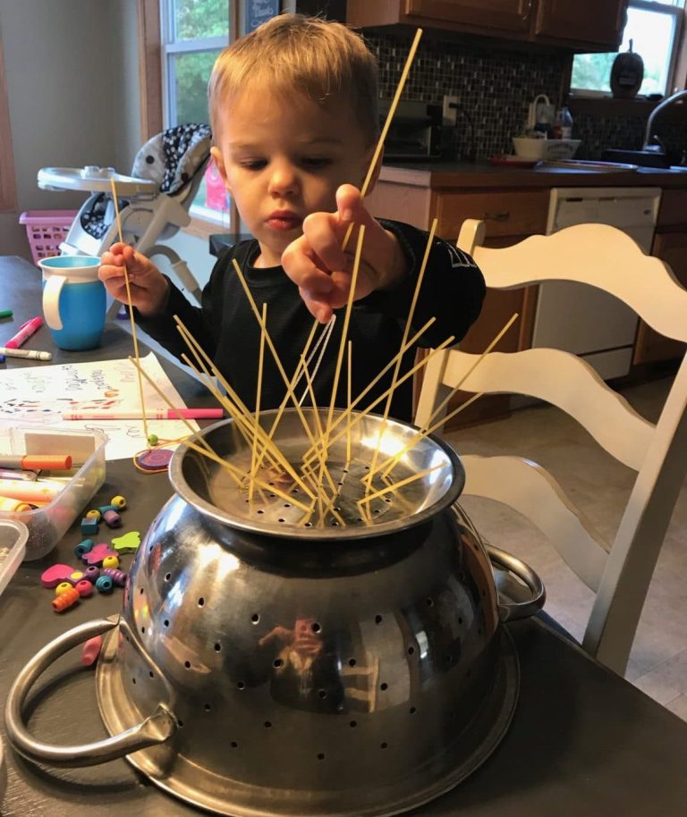 25 Preschool Fine Motor Activities (2026) - ABCDee Learning
