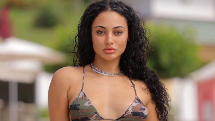 YouTuber Himynamestee's Ethnicity, Boyfriend, Parents, Net Worth Himynamestee net worth