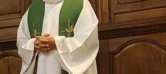 Mon cœur est amoureux»: un prêtre abandonne l'Eglise pour une femme | Actualité Ivoire - Infos