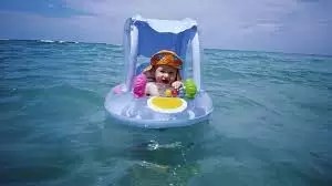 Un bébé secouru en mer après avoir flotté sur près d'1 km