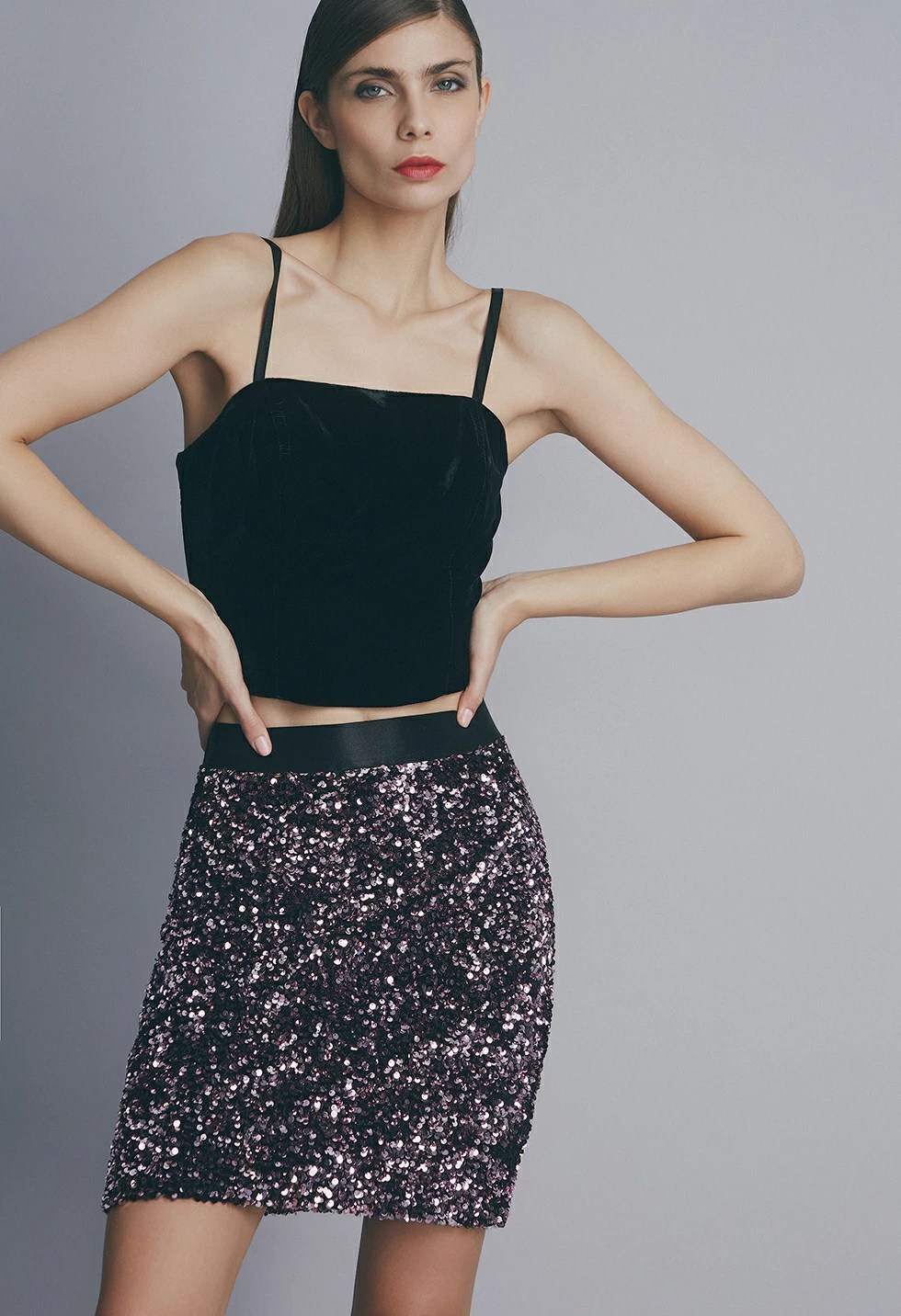  Μαύρο βελούδινο τοπ 2025