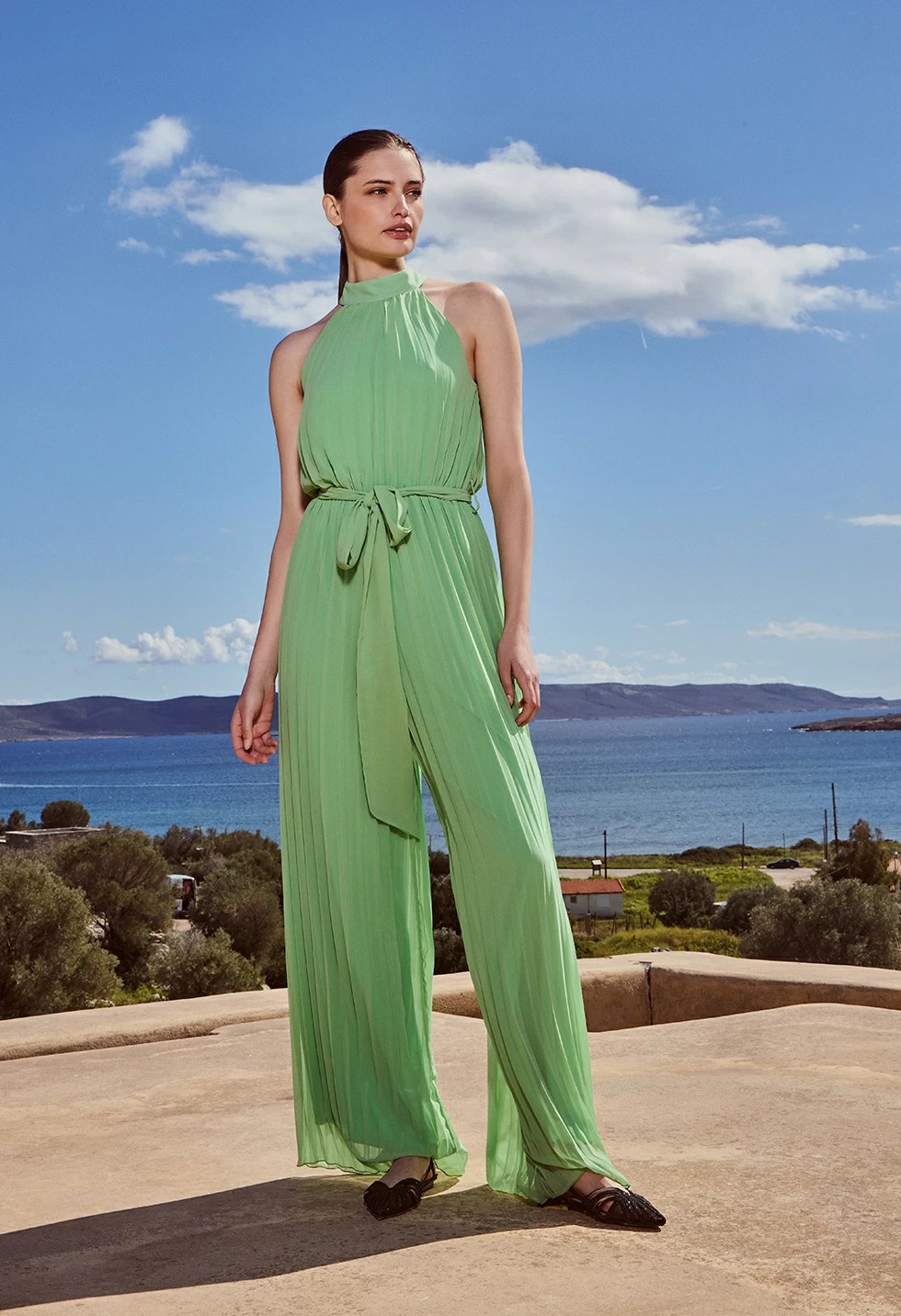  Πλισέ ολόσωμη φόρμα με ζώνη και halter λαιμόκοψη γαλάζιο 2026