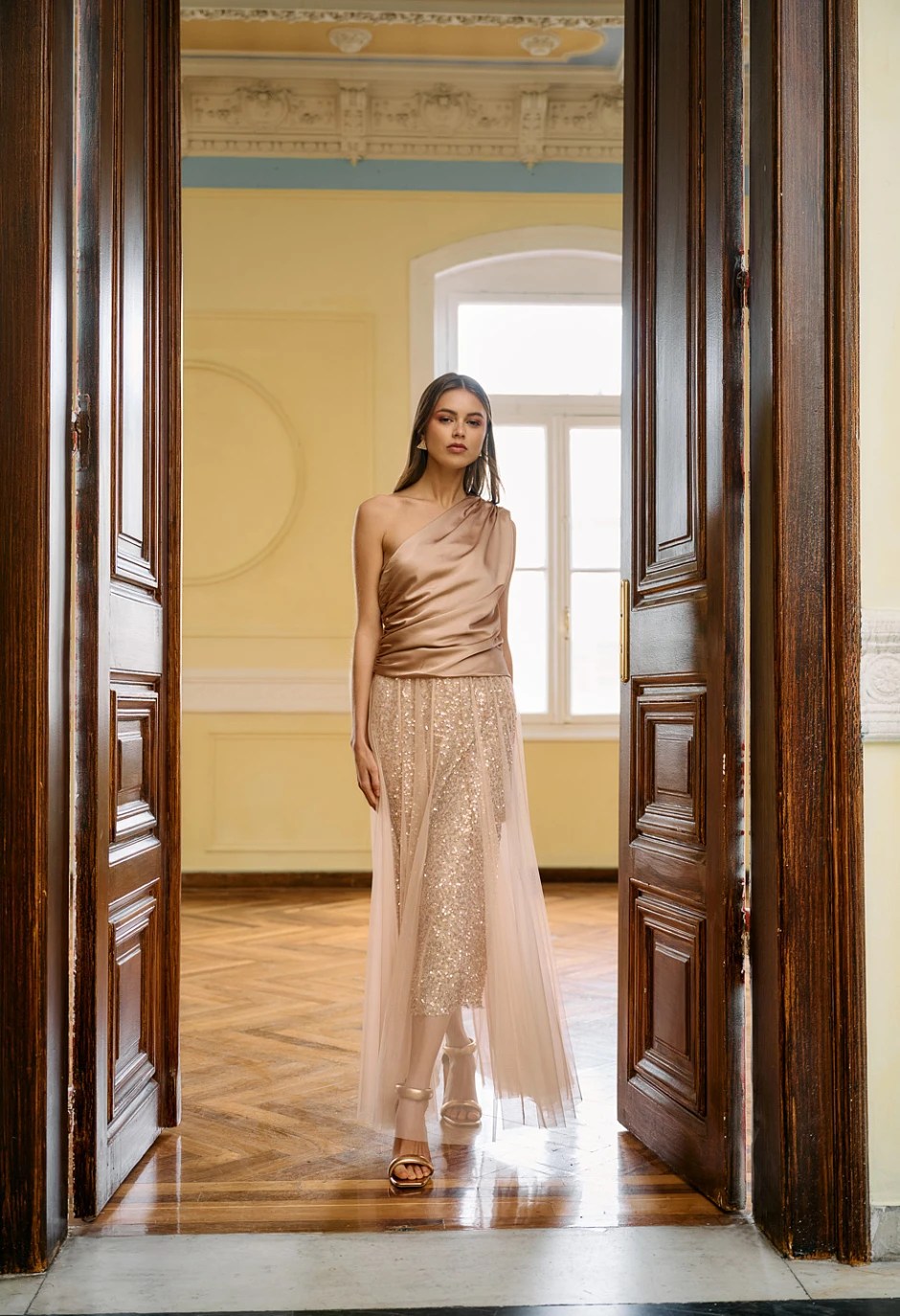  Τούλινη φούστα με παγιέτες 2026