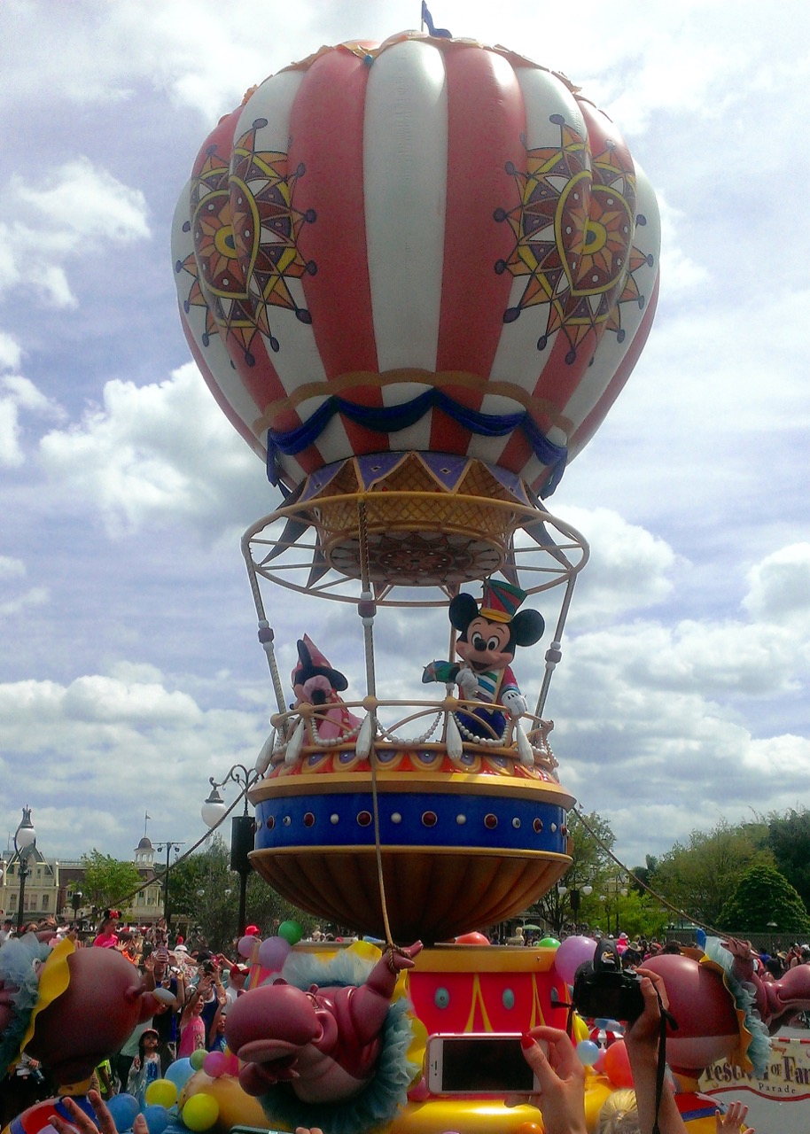 Mickey and Minnie in the parade
