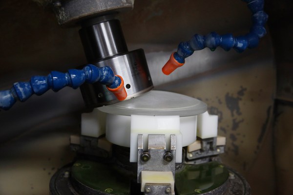 Lensprocessing_roughgrinding