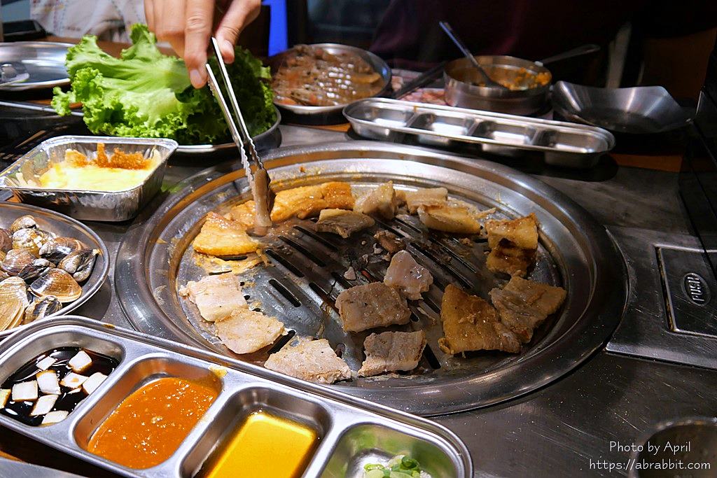 台中韓式烤肉吃到飽-阿豬媽韓式烤肉火鍋吃到飽，近中友百貨、一中街