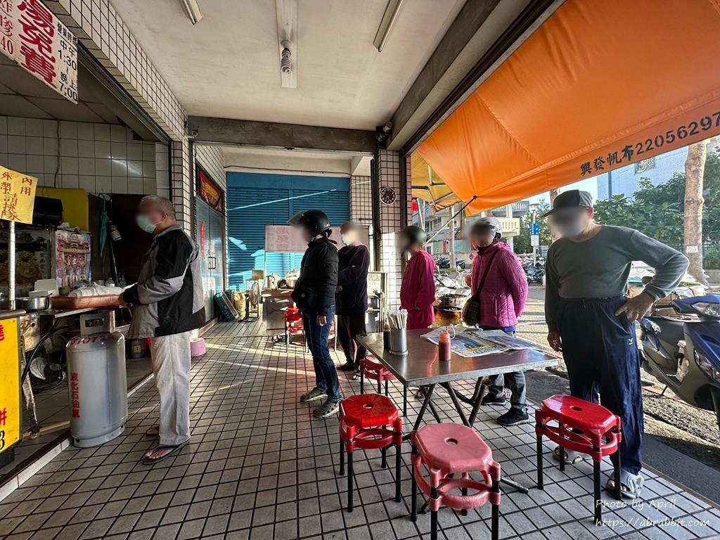 北屯蛋餅-想吃蛋餅先排隊再說，蛋餅只要25元。