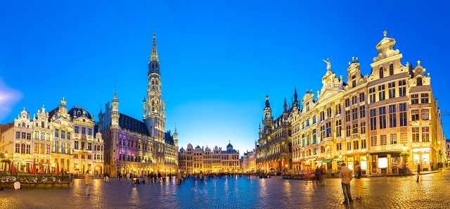 Save the world from epic games. Grand Place, Bruselas - Una de las plazas mÃ¡s bonitas del mundo.