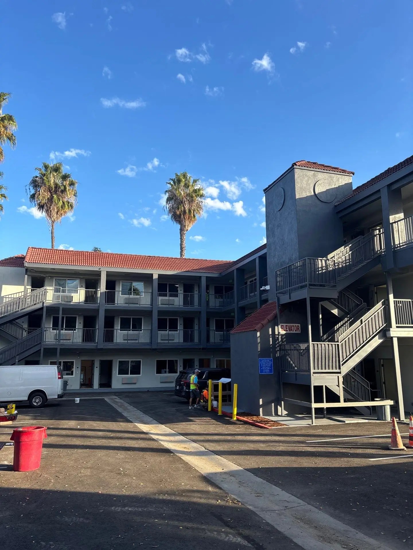 Exterior photo of a Luxury Inn in Long Beach, CA, a city in Southern California. Services provided here include Mechanical Acceptance Testing (MATT).