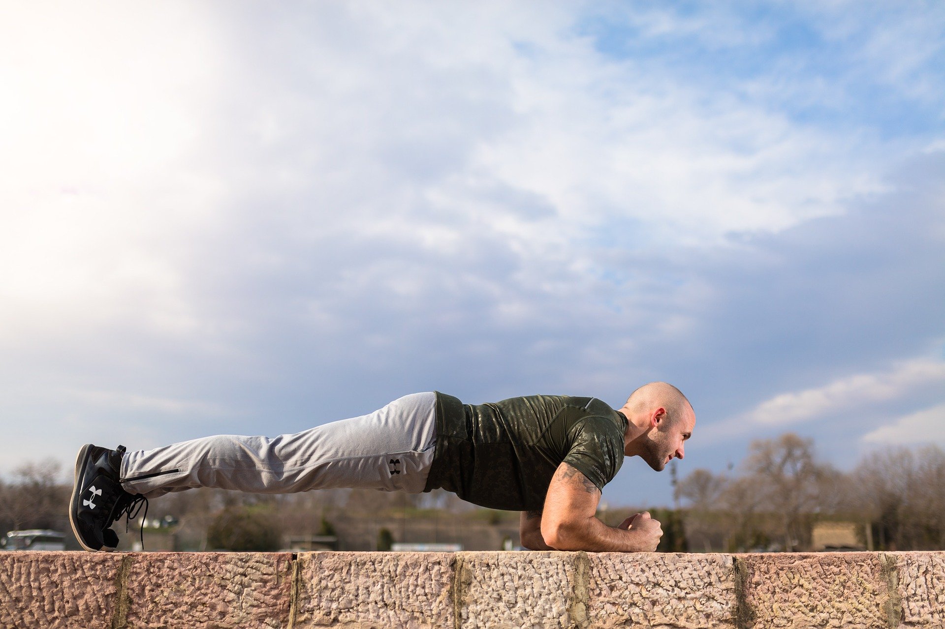 Read more about the article How to do plank the right way? [Video]