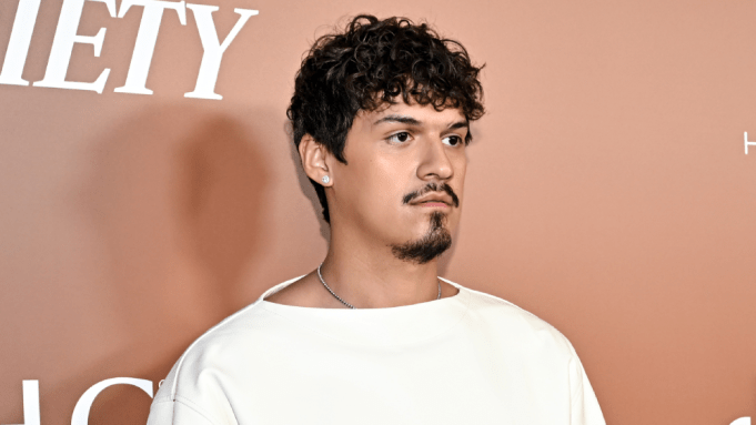 Omar Apollo Bio, Genre, Age, Height, Family, T-Shirt, Tour, Instagram - How Tall Is Omar Apollo? Singer’s Real Height Revealed