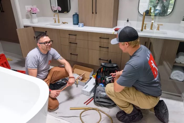 Plumber working in Edmonds WA