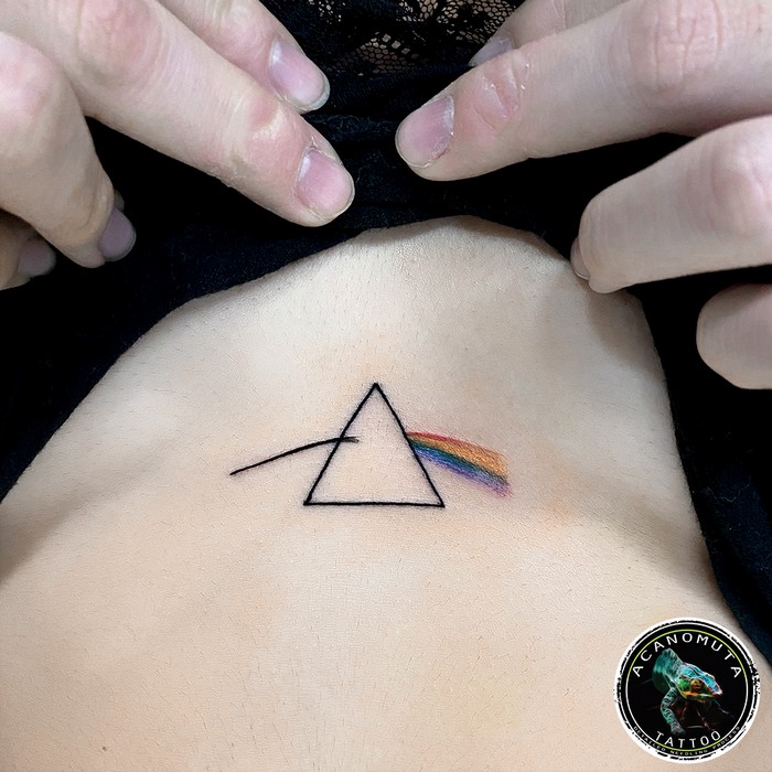 Pink Floyd Prisma Τατουάζ - Acanomuta Tattoo Studio 700_x_700_jpg