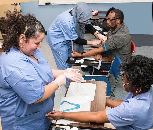 Sunnyside community services provides a free 3 week hha training that provides a direct track to employment. Hha Cna Training In Queens Nyc Medical Billing Coding Training Basic Computer Course