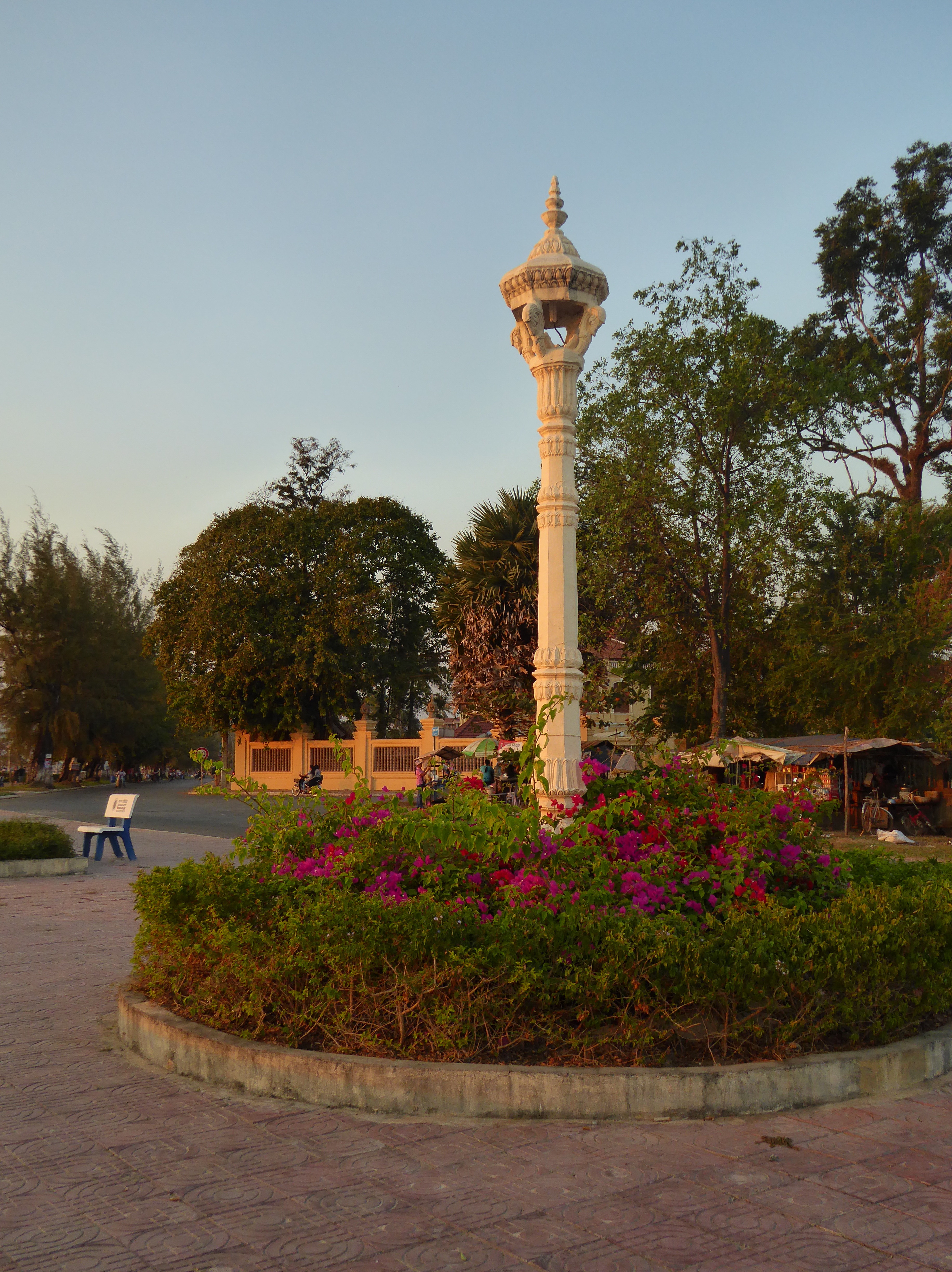 Ornate floral lamposts