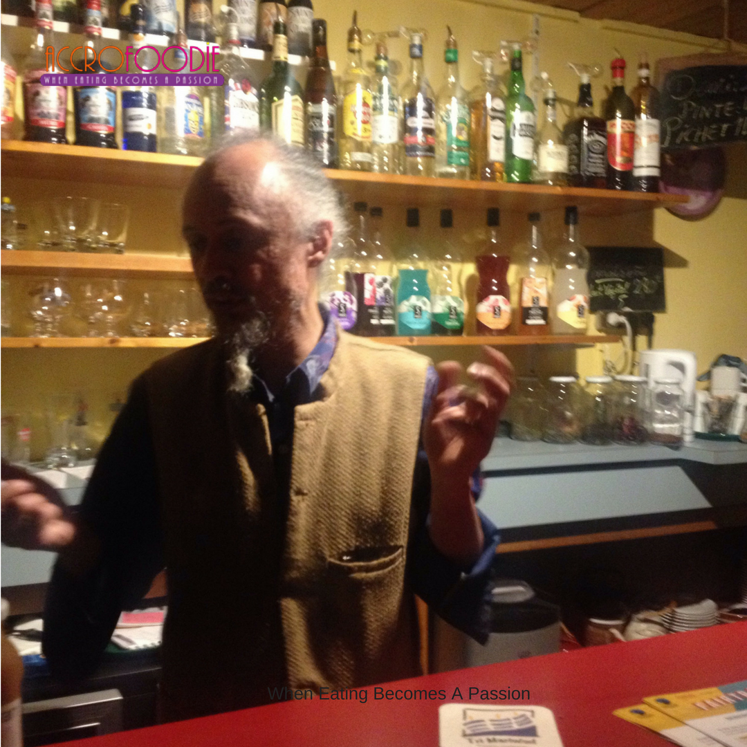 Mr Theo manager de la bascule ubuntu cafe