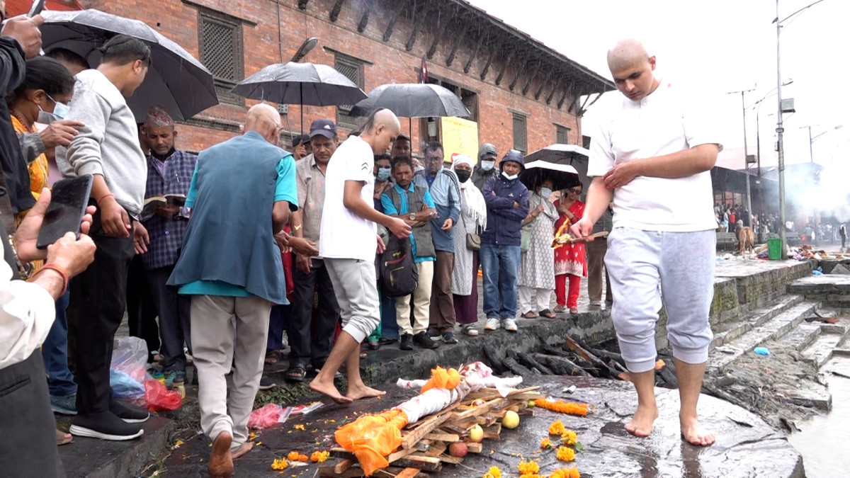 कुशको शव बनाएर अन्तिम संस्कार