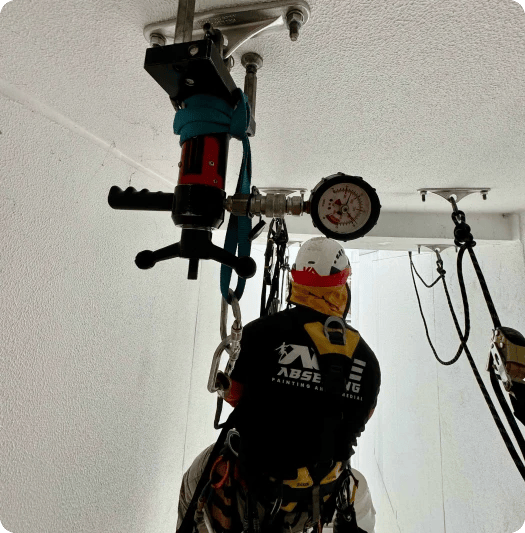 Safety anchor point for rope access work