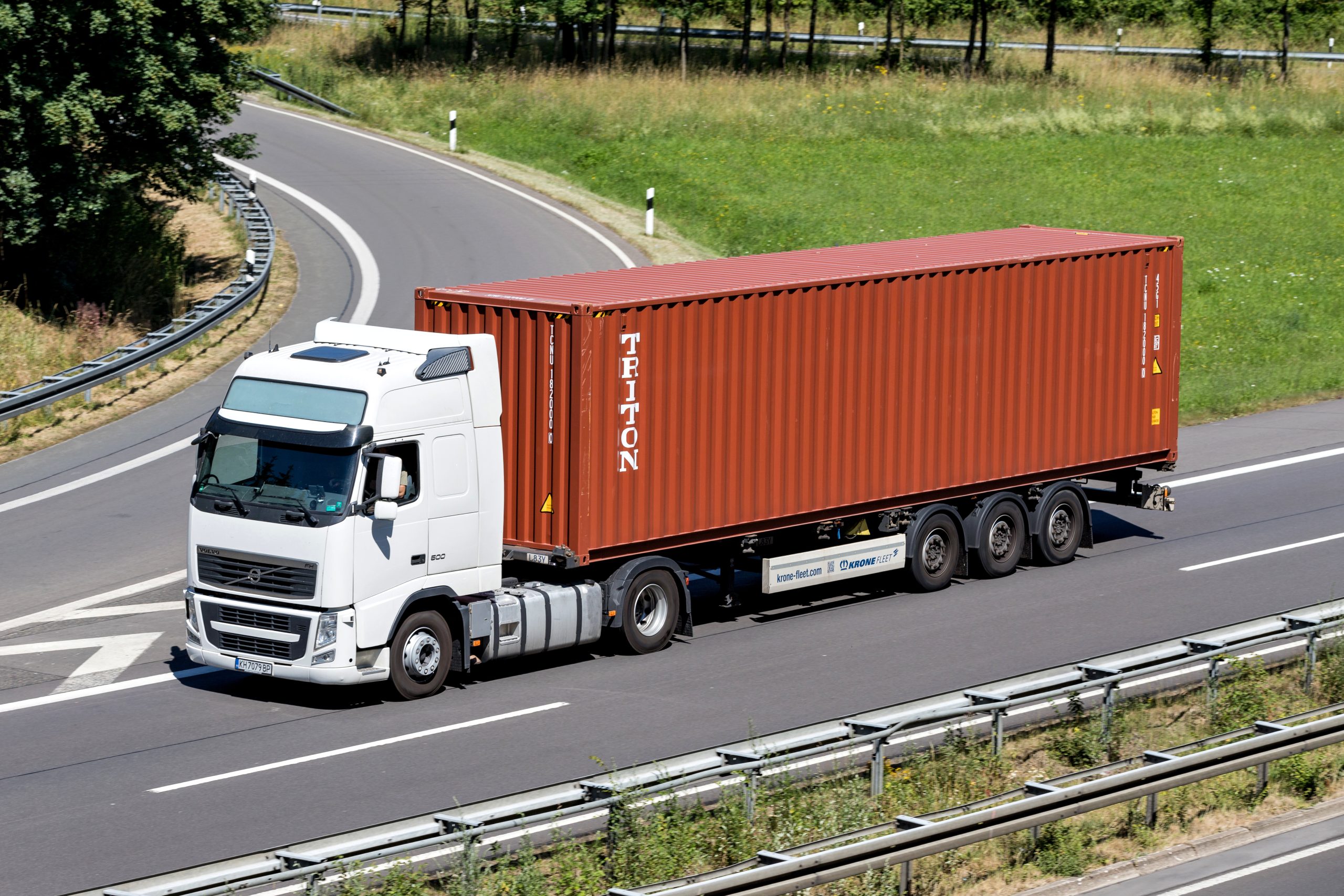 Chassis hauler with container