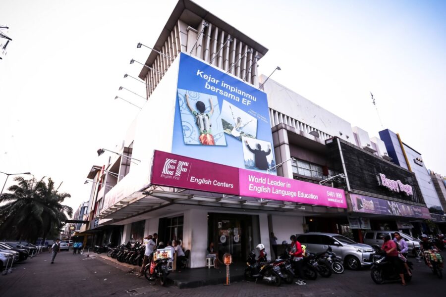 EF Adults Kursus Bahasa Inggris Profesional