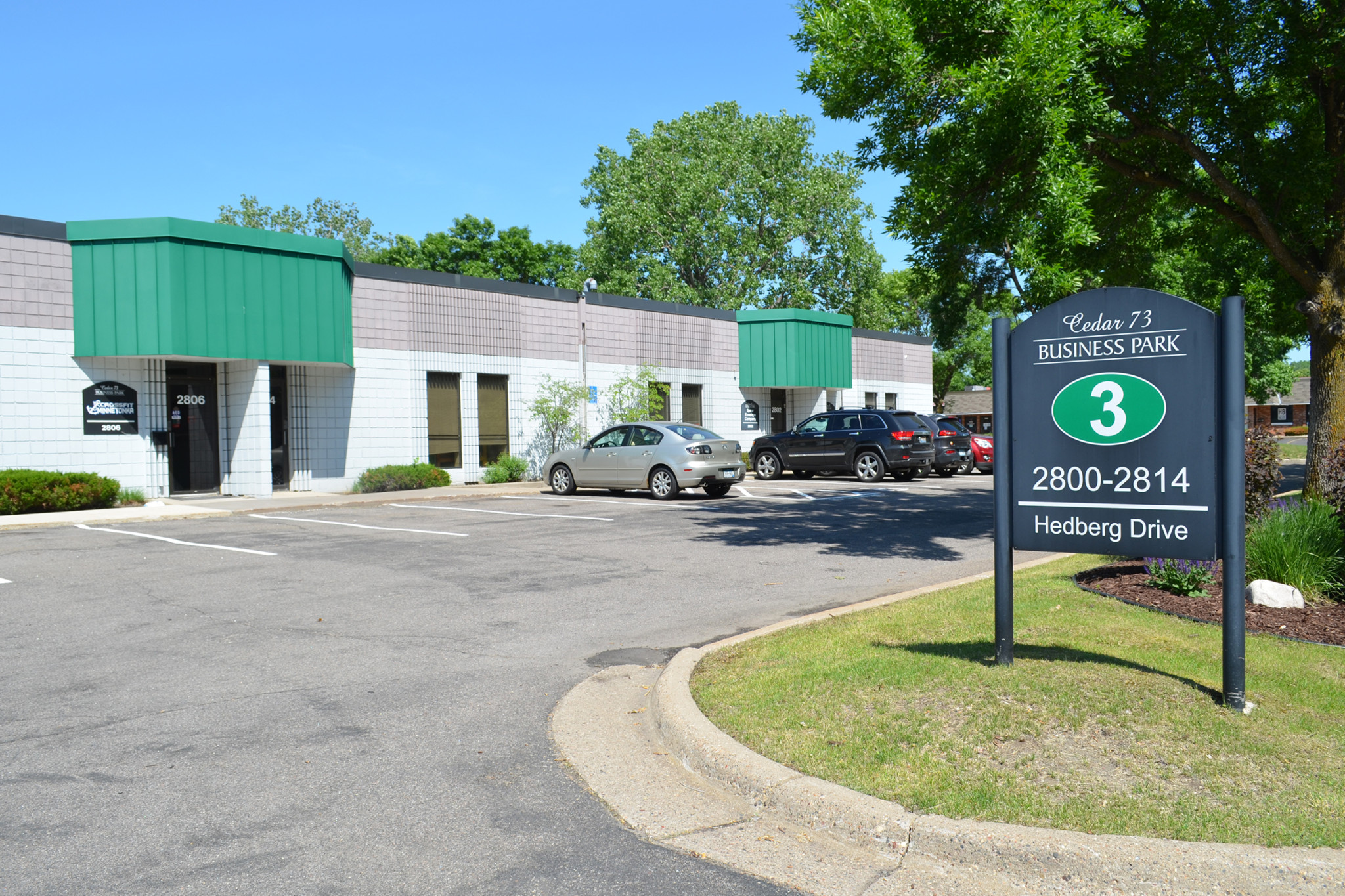 Cedar 73 Business Park - The Ackerberg Group