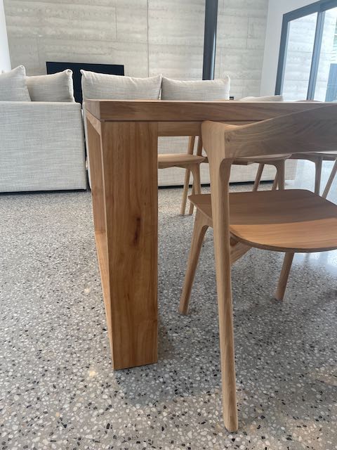 Shadow line on the Otway table