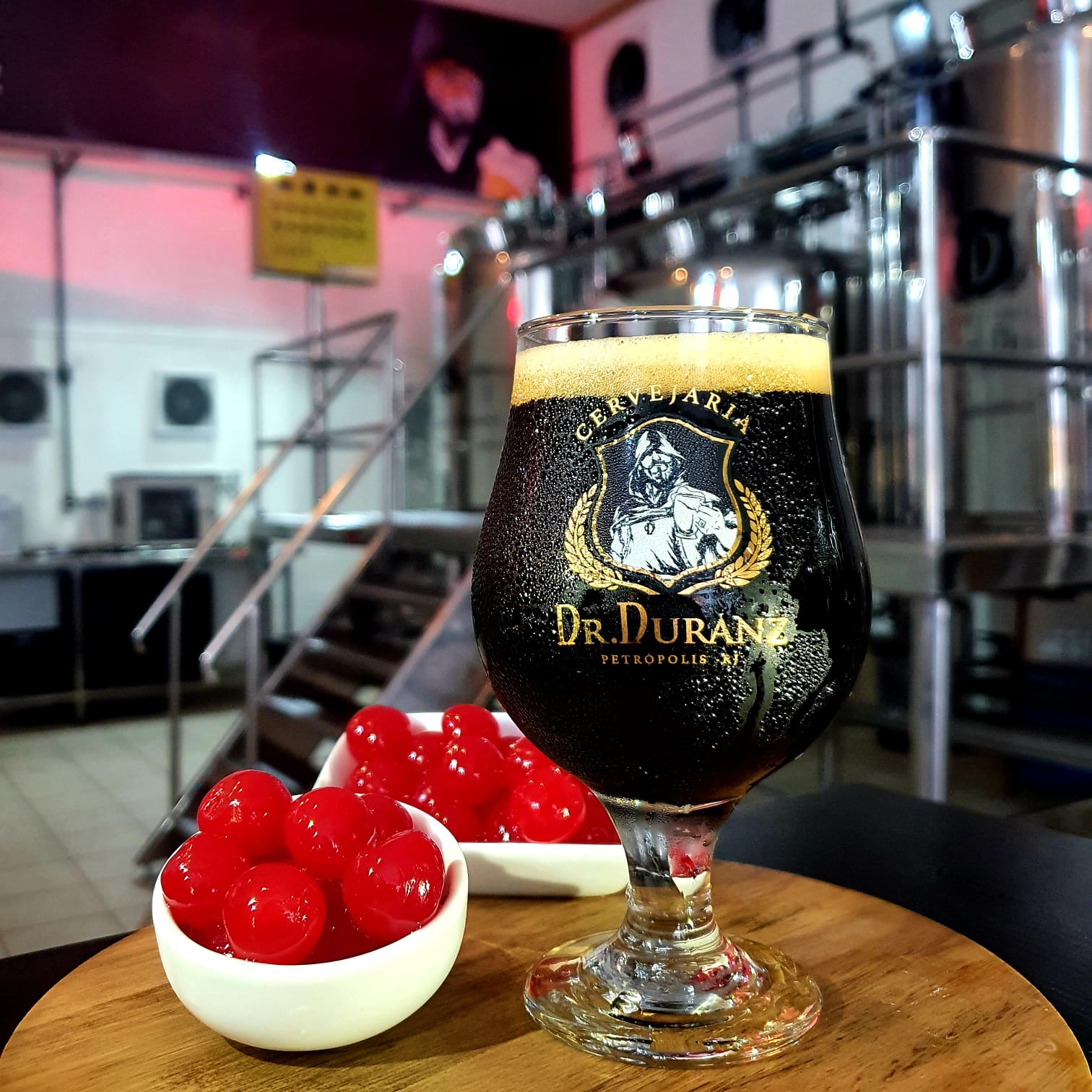 Cervejaria Doutor Duranz lança Imperial Stout com Cereja