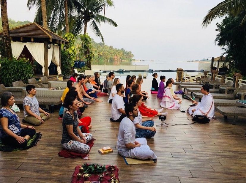 Petrópolis recebe pela 1ª vez evento sobre autoconhecimento e vedanta com atividades gratuitas de yoga e meditação