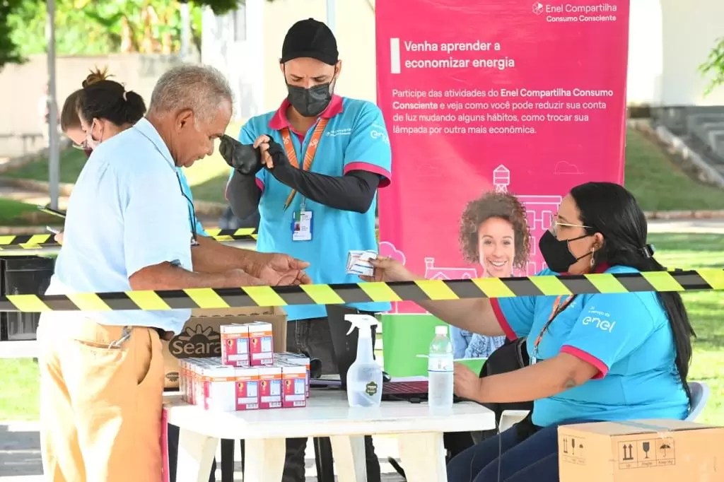 ENEL DISTRIBUIÇÃO RIO REALIZA A PRIMEIRA CARAVANA DE SERVIÇOS EM MACUCO