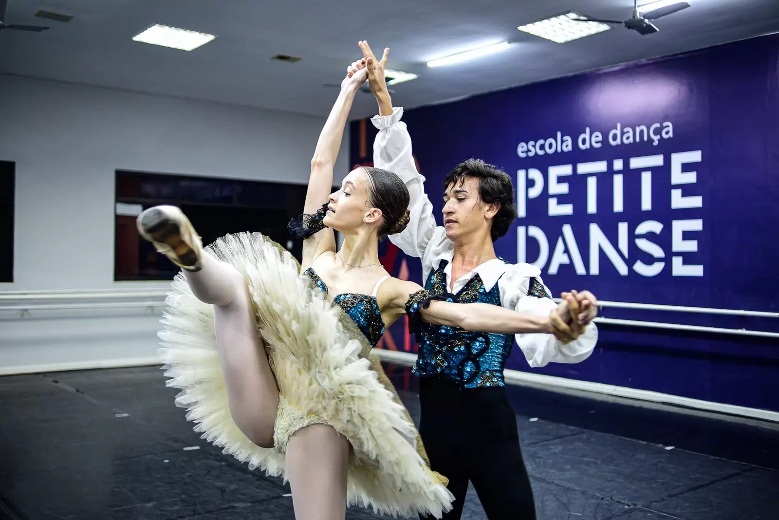 Bailarino premiado em Joinville participa do espetáculo Gala, do Estúdio DN’A