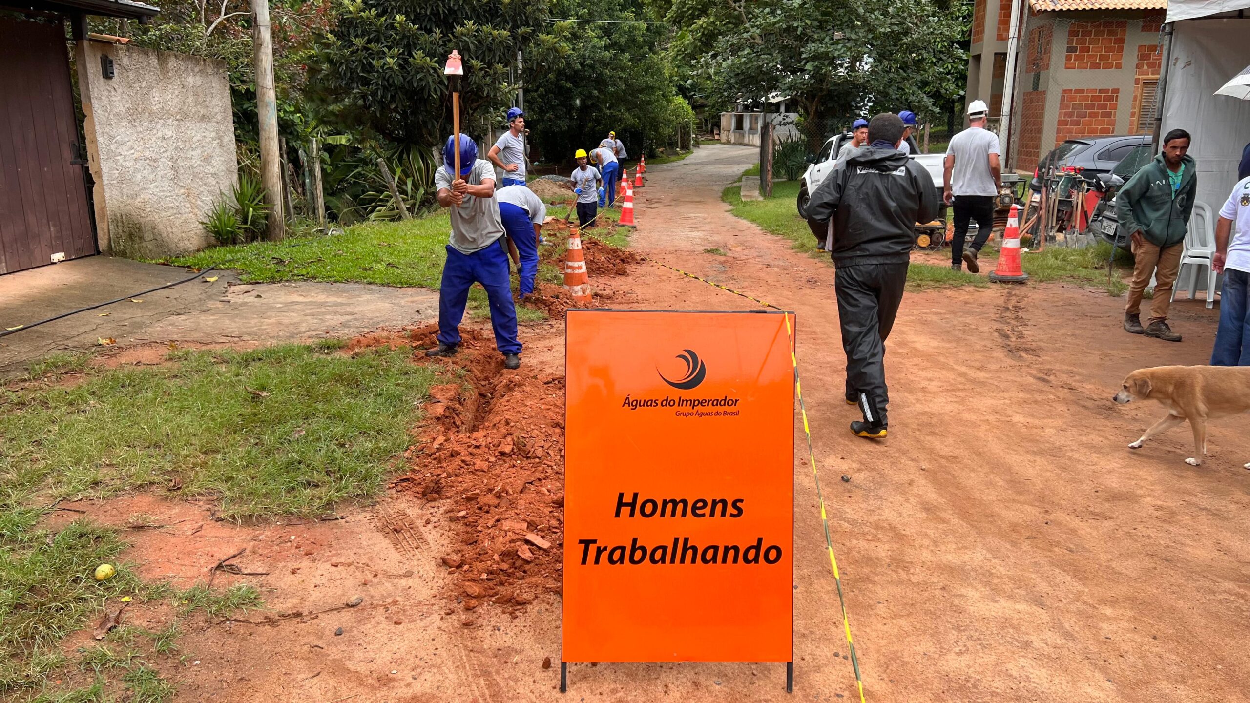 Águas do Imperador inicia obra de extensão de rede no Loteamento Bananeira, em Pedro do Rio, localidade de Petrópolis